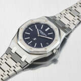 AUDEMARS PIGUET. AN ATTRACTIVE STAINLESS STEEL AUTOMATIC WRISTWATCH WITH DATE AND BRACELET - Foto 3