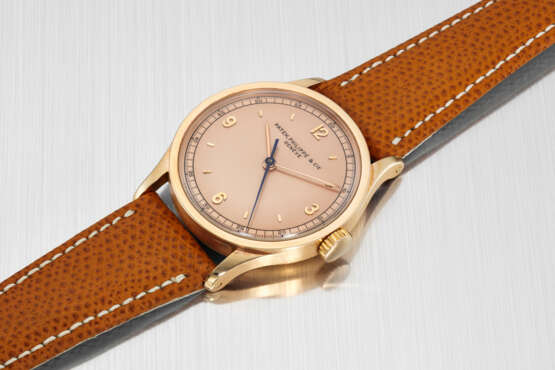 PATEK PHILIPPE. AN EXTREMELY RARE AND HIGHLY ATTRACTIVE 18K PINK GOLD WRISTWATCH WITH SWEEP CENTRE SECONDS AND TWO-TONE PINK DIAL, ONE OF ONLY 5 KNOWN - photo 3