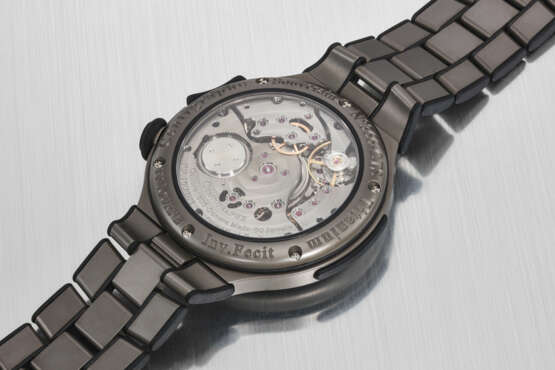 F.P. JOURNE. A LIGHTWEIGHT AND ATTRACTIVE TITANIUM ERGONOMIC CHRONOGRAPH WRISTWATCH WITH 100TH OF A SECOND, 20TH SECONDS, 10-MINUTE REGISTERS AND BRACELET - photo 4