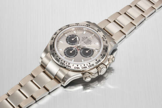 ROLEX. AN ATTRACTIVE 18K WHITE GOLD AUTOMATIC CHRONOGRAPH WRISTWATCH WITH BRACELET - фото 2