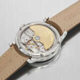 F.P. JOURNE. AN EARLY AND ATTRACTIVE PLATINUM AUTOMATIC WRISTWATCH WITH BRASS MOVEMENT, DATE AND POWER RESERVE - photo 4