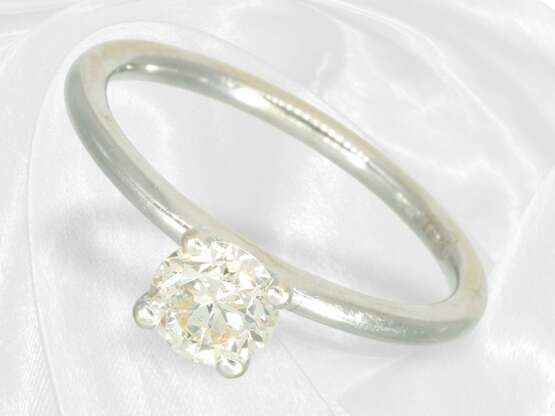 Ring: Moderner Solitär-Brillant-Goldschmiedering,… - photo 1