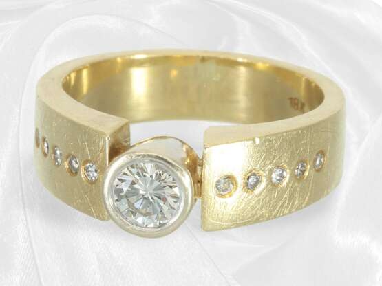 Ring: Moderner Brillant-Goldschmiedering aus 18K G… - photo 2