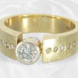 Ring: Moderner Brillant-Goldschmiedering aus 18K G… - photo 2