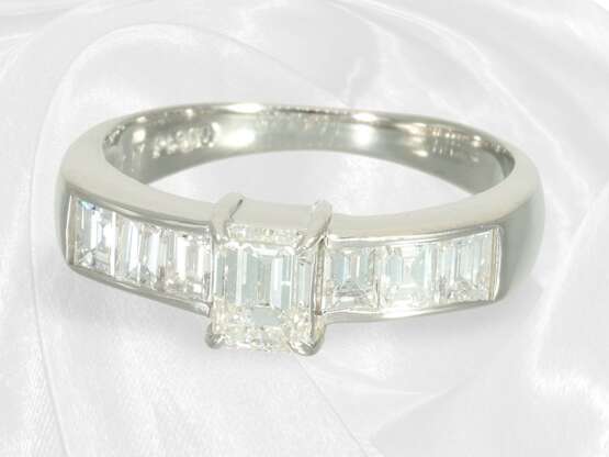 Ring: feiner Platinring mit hochwertigem Diamantbe… - photo 2