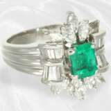Ring: vintage Platinring mit Smaragd und Diamanten… - photo 4