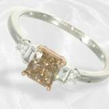 Ring: außergewöhnlicher Diamantring, Mittelstein F… - photo 1