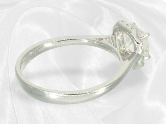 Ring: hochfeiner Diamantring, Mittelstein 1ct Emer… - Foto 1