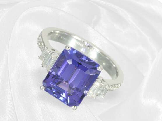 Ring: exquisiter Tansanit/Diamantring, Spitzenqual… - фото 2