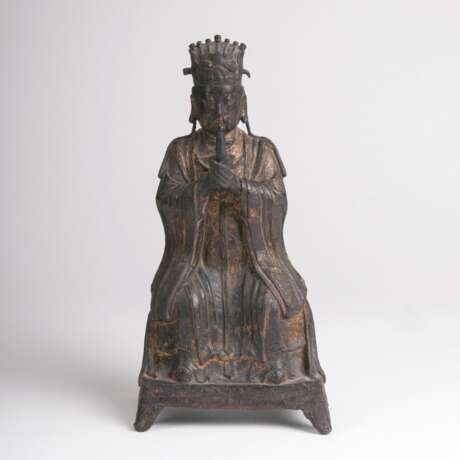 Bronze-Skulptur 'Daoistischer Würdenträger auf Thron' - photo 1