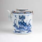 Blau-weiß Teekanne mit figürlichen Szenen - photo 1