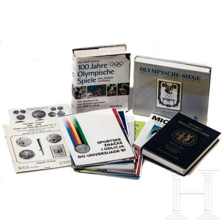 Vier Bücher und neun Auktionskataloge bzw. Hefte zum Thema Olympische Spiele und deren Auszeichnungen - фото 1
