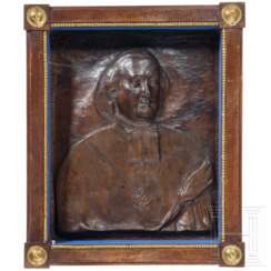 Lederbossiertes Reliefportrait eines Kardinals, Frankreich, 18./19. Jhdt.