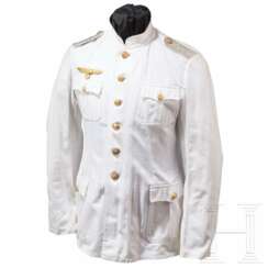 Weißer Sommerrock für einen Leutnant der Kriegsmarine
