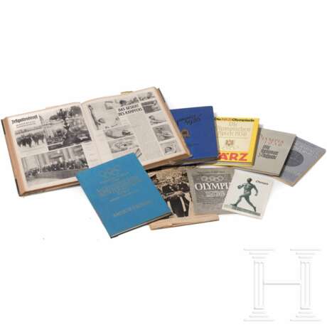 Neunteiliges Konvolut mit Literatur zu den Olympischen Spielen 1936 und 1940 - Foto 1
