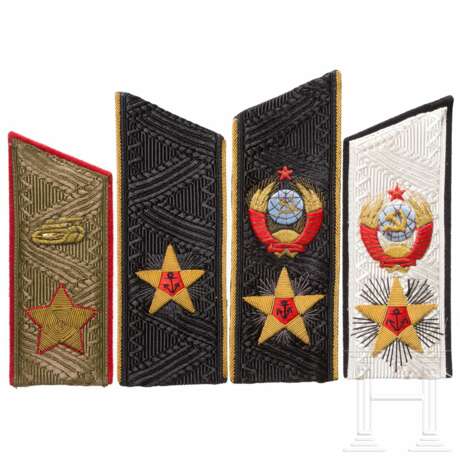 Vier einzelne Schulterstücke zur Uniform eines Admirals der Flotte bzw. Marschalls der Panzertruppen, Sowjetunion, ab 1989 - Foto 1