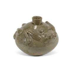A YUE CELADON FROG-FORM WATER POT