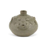 A YUE CELADON FROG-FORM WATER POT - photo 2