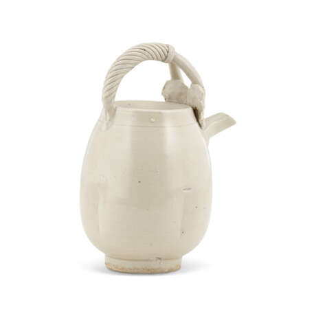 A SMALL DING WHITE-GLAZED MELON-FORM EWER - photo 5