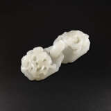 A WHITE JADE ‘CHILONG’ BELT HOOK AND BUCKLE - photo 2