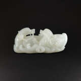 A GROUP OF FOUR WHITE JADE CARVINGS - photo 2