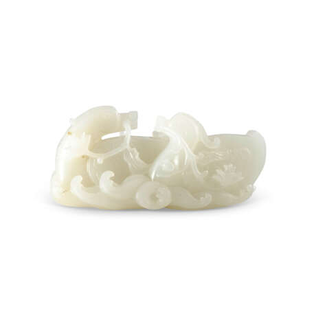 A GROUP OF FOUR WHITE JADE CARVINGS - фото 6