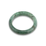 A GROUP OF THREE 'TYPE A' JADEITE BANGLES - фото 2