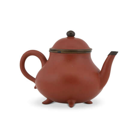 A YIXING TRIPOD TEAPOT AND COVER - photo 4