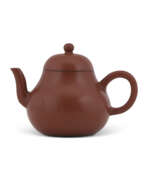 Teekanne. A YIXING PEAR-SHAPED TEAPOT AND COVER