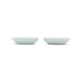 A PAIR OF CELADON-GLAZED DISHES - фото 3