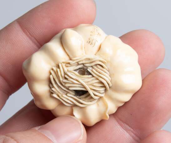 Netsuke von Ueda Kohosai (gest.1907 in Osaka) - фото 6