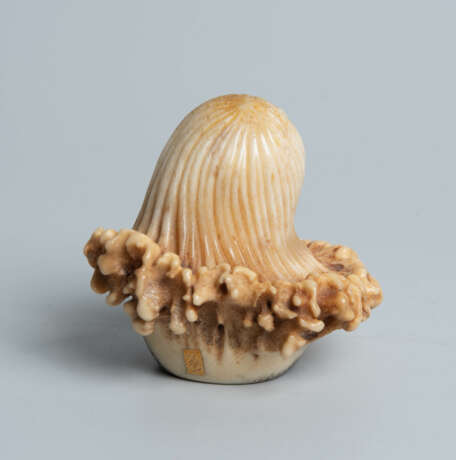 Netsuke von Michael Henry Birch (Kairo 1926 –2008) - фото 4