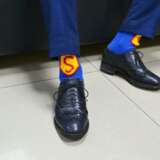 „Socken für Superman“ Textilien Handgestrickt 398 2019 - Foto 4