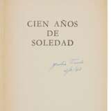 Márquez, Gabriel García | One Hundred Years of Solitude, inscribed to Nicolas Trincado - Foto 3