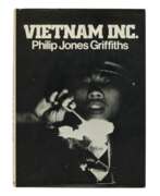 Филип Джонс Гриффитс. Griffiths, Philip Jones | Vietnam Inc., inscribed to Lee Jones, Magnum's New York Bureau Chief