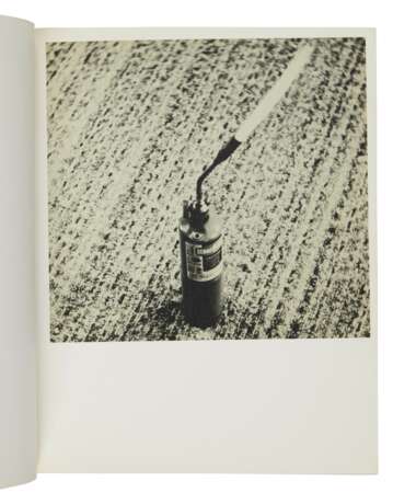 Ruscha, Ed | Various Small Fires and Milk, inscribed to Joe Goode with an original drawing - фото 3