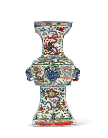 VASE EN PORCELAINE WUCAI &#192; D&#201;COR DE DRAGONS, GU - Foto 1