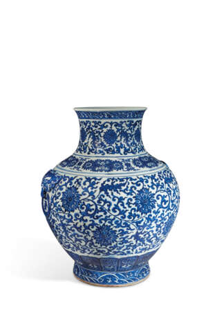 GRAND VASE EN PORCELAINE BLEU BLANC, HU - photo 3