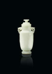 VASE BALUSTRE COUVERT EN JADE C&#201;LADON P&#194;LE