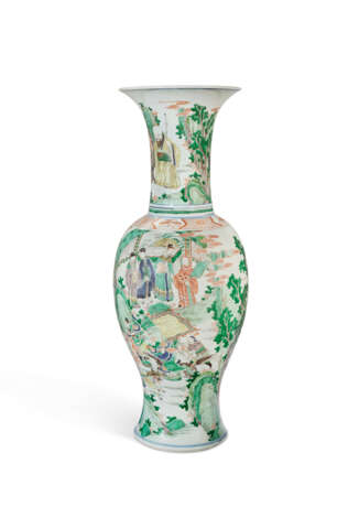 GRAND VASE EN PORCELAINE DE LA FAMILLE VERTE &#192; D&#201;COR DE CAVALIERS - фото 4