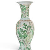 GRAND VASE EN PORCELAINE DE LA FAMILLE VERTE &#192; D&#201;COR DE CAVALIERS - фото 5