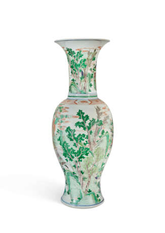 GRAND VASE EN PORCELAINE DE LA FAMILLE VERTE &#192; D&#201;COR DE CAVALIERS - фото 5