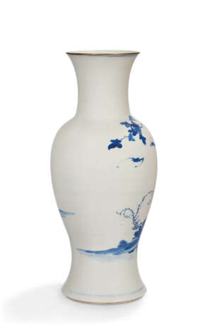 GRAND VASE BALUSTRE EN PORCELAINE BLEU BLANC - фото 2