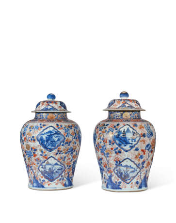 PAIRE DE POTICHES COUVERTES EN PORCELAINE IMARI - photo 2