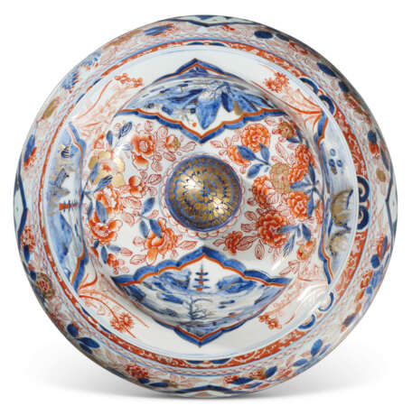 PAIRE DE POTICHES COUVERTES EN PORCELAINE IMARI - photo 6