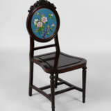 Stuhl mit Cloisonnè-Rückenplatte. - Foto 1
