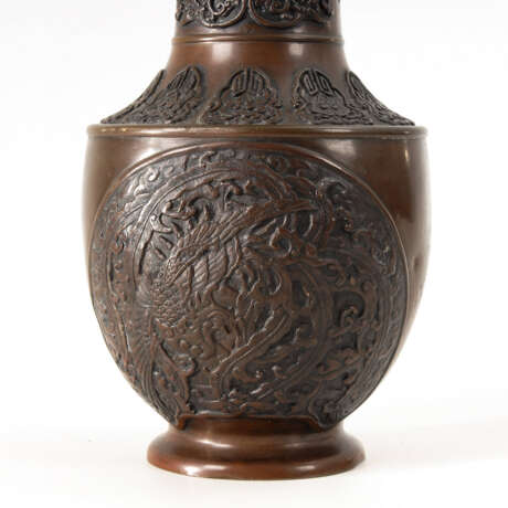 Chinesische Bronzevase. - фото 3