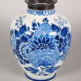 Delft, Fayence Vase mit 925er Silbermontierung, um 1900 - Foto 1