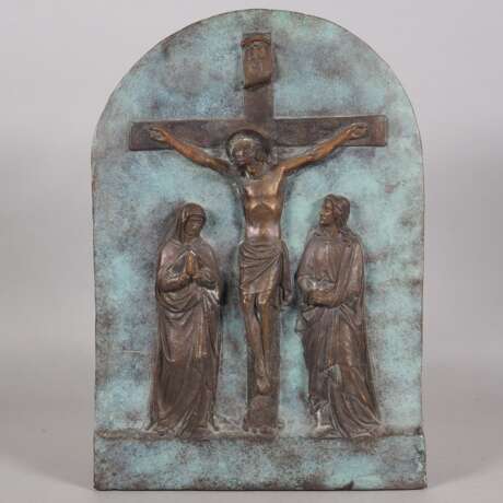 Mayer Tilly (*1924 - 2012, Germering) - Kreuzigung im Relief (Bronze) - photo 1