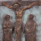 Mayer Tilly (*1924 - 2012, Germering) - Kreuzigung im Relief (Bronze) - Foto 2